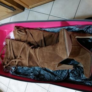 Vince Camuto suede boots brand new in box